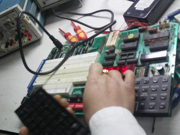 Cours de génie électronique et électrique عالم الهندسة الكهربائية والإلكترونية