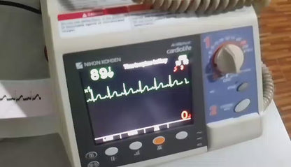 Technologie de Santé : Defibrilateur NIHON KOHDEN